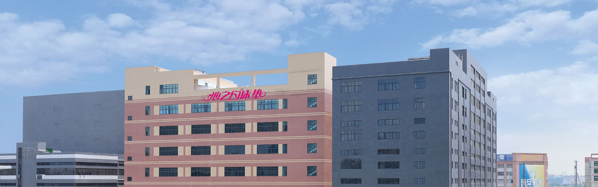 معلومات عنا